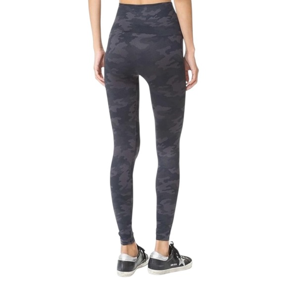 NWT SPANX Women's black Camouflage Leggings - Picture 2 of 6